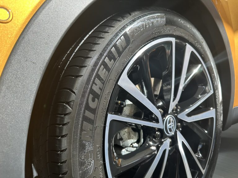 AUTO BILD Test av bromsförmåga hos sommardäck 2024: En nära konkurrens mellan utmanarna