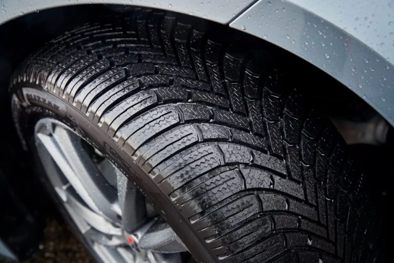 Nya Bridgestone Blizzak 6: Vinterdäck med prestanda på våta underlag lovar 30% längre livslängd