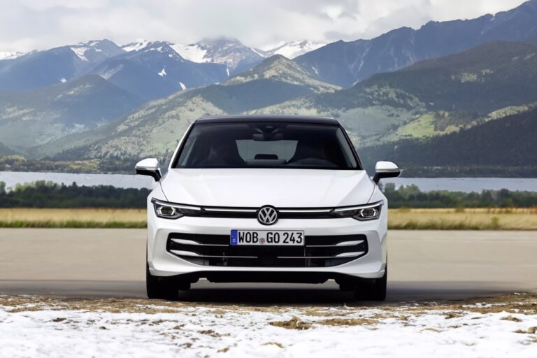 Autobild testade bromssträckan för 55 vinterdäck och valde ut kandidater för det slutliga testet