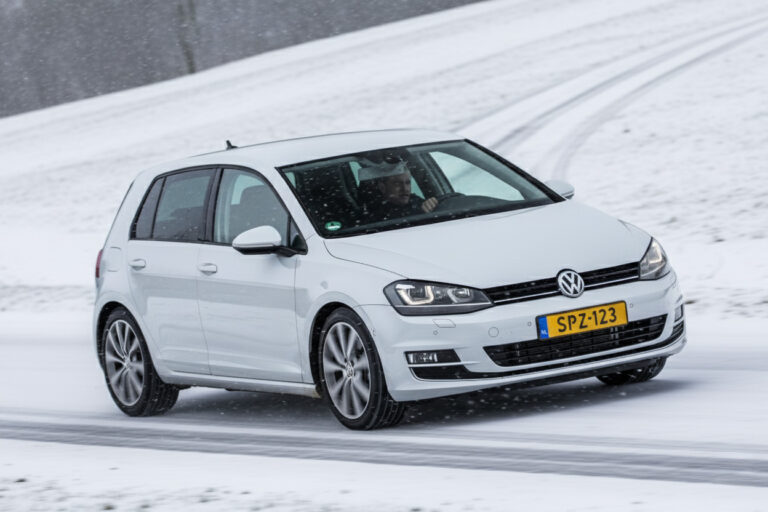 Auto Express vinterdäckstest 2025 (225/45 R17)